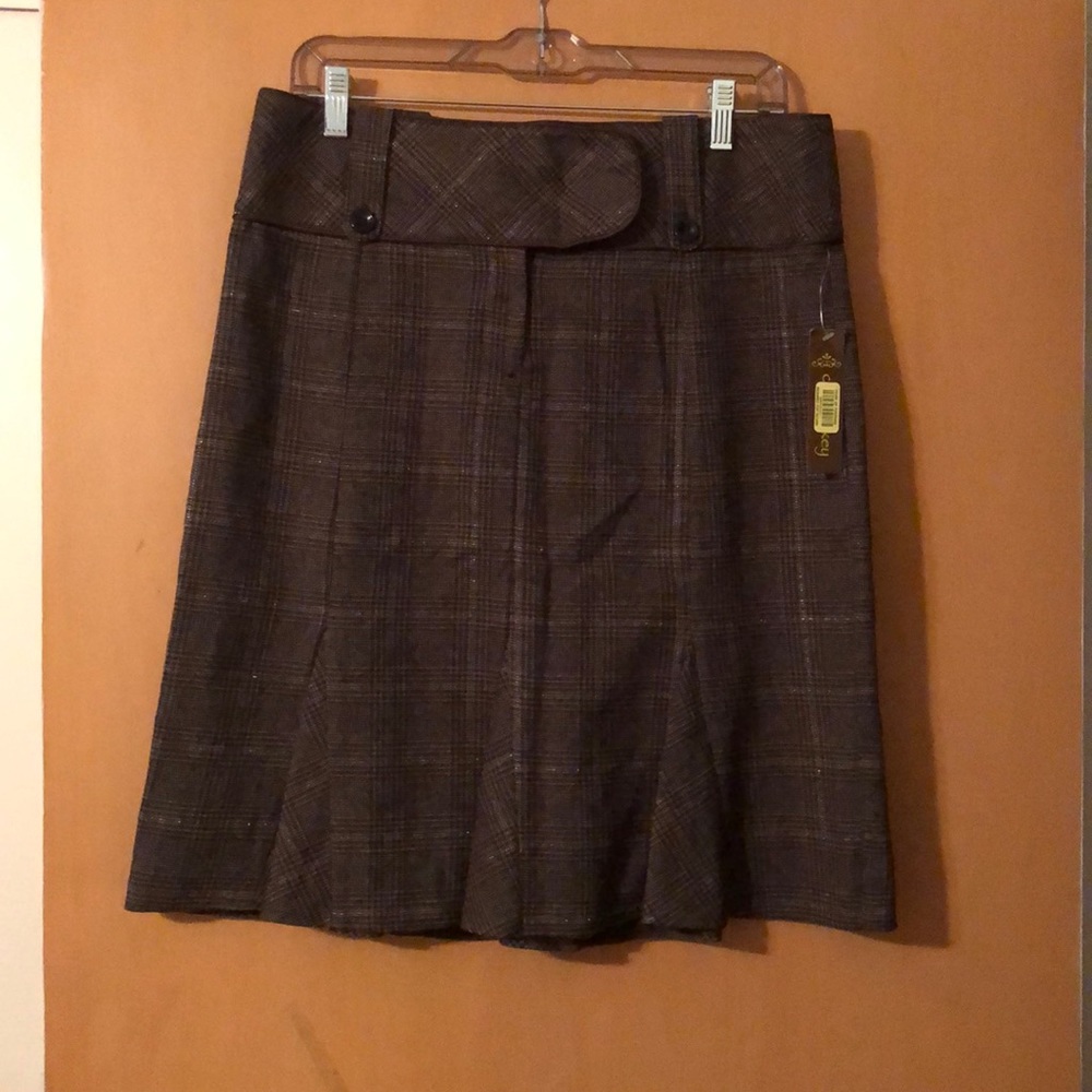 Copper Key knee length mid rise skirt